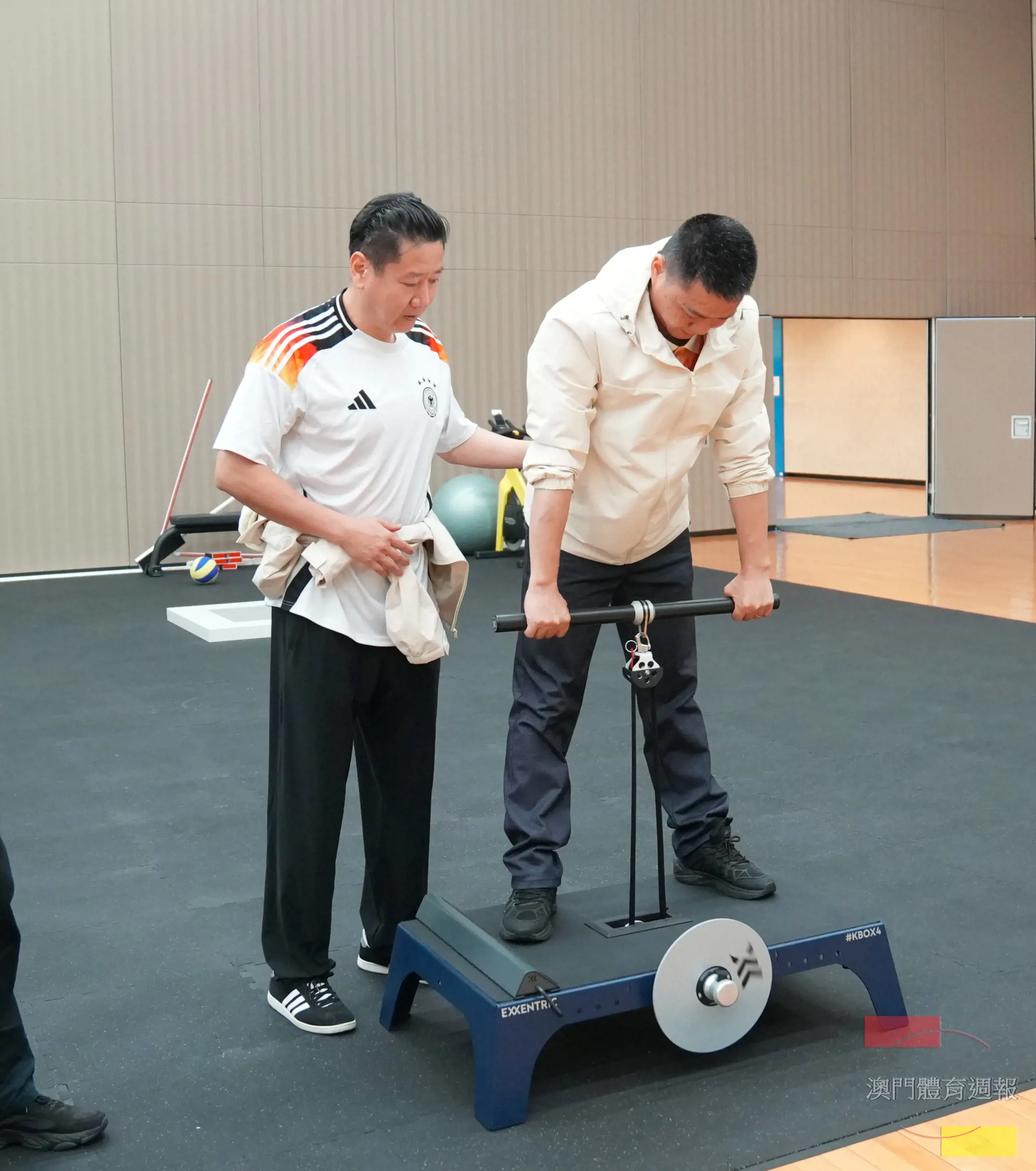 S2735 親身嘗試訓練器材.JPG